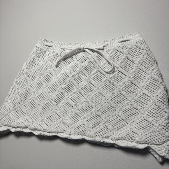 Witty Fox Low Rise White and Cream Crochet Mini Cover Up Skirt - Picture 2 of 6